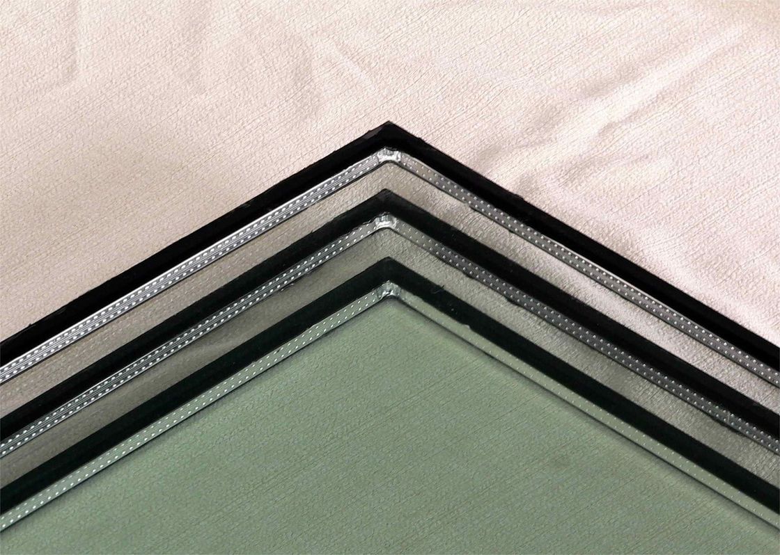 กระจกกันแสงประกายแบบประกอบด้วยความละเอียดต่ํา (Low-E Insulated Glass) พร้อมสีเลือก สําหรับการก่อสร้างและตกแต่งบ้าน