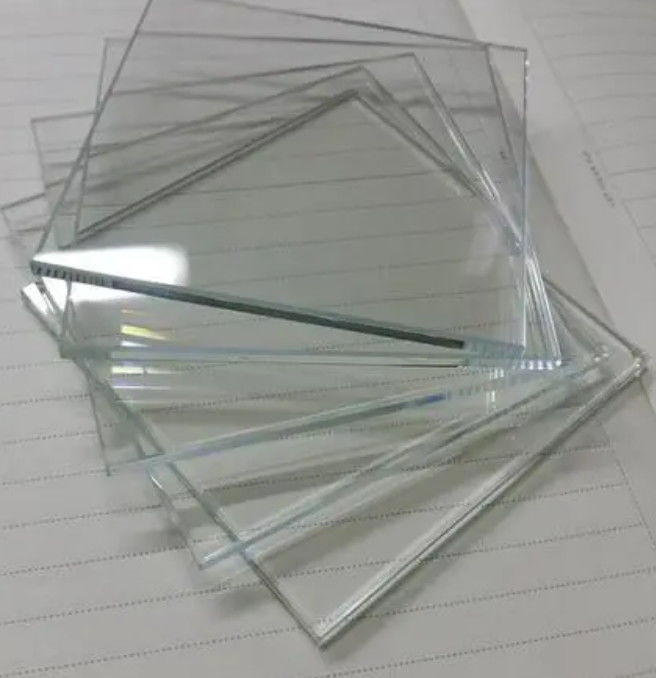 กระจก ultra clear ในสีที่สม่ําเสมอ สําหรับหน้าต่าง ประตู และอาคาร