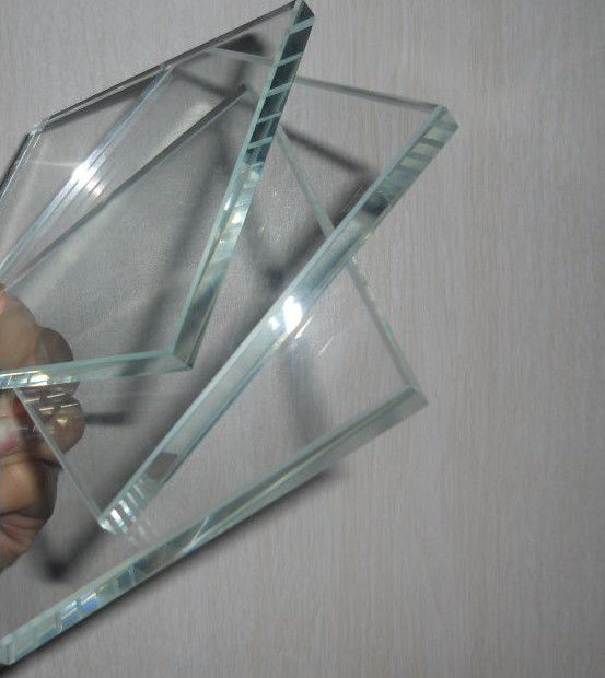 กระจก Ultra Clear ในความสม่ําเสมอสีสําหรับหน้าต่าง ประตูและอาคาร