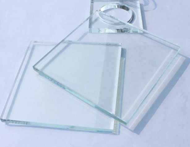 แก้วกลมมุม Ultra Clear เหล็กต่ํากระชับกระชับกระจกด้วยอัตราการระเบิดของตัวเองต่ํา