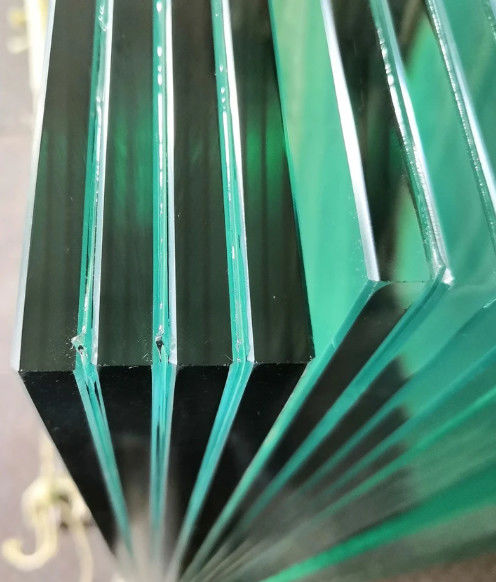 ขายปลีก 6.38mm~40.28mm PVB กระจกแหลมหมักขนาดที่กําหนดเอง ความหนาตามสั่ง