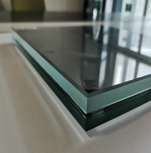 ขายปลีก 6.38mm~40.28mm PVB กระจกแหลมหมักขนาดที่กําหนดเอง ความหนาตามสั่ง