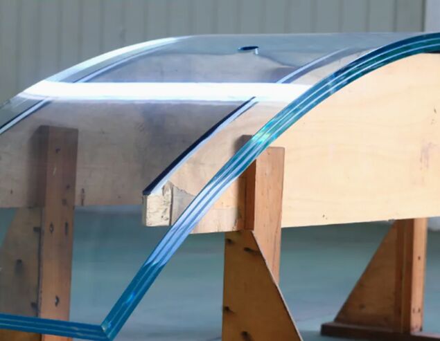 คุณภาพดี Jumbo Over Size PVB ขนาดใหญ่ Sgp แบบเรียบ/ผสมโค้ง แลมเนอเรต แข็งแกร่ง แก้วกันหนาวบอนด์ CE/CSI/SGCC รับรอง