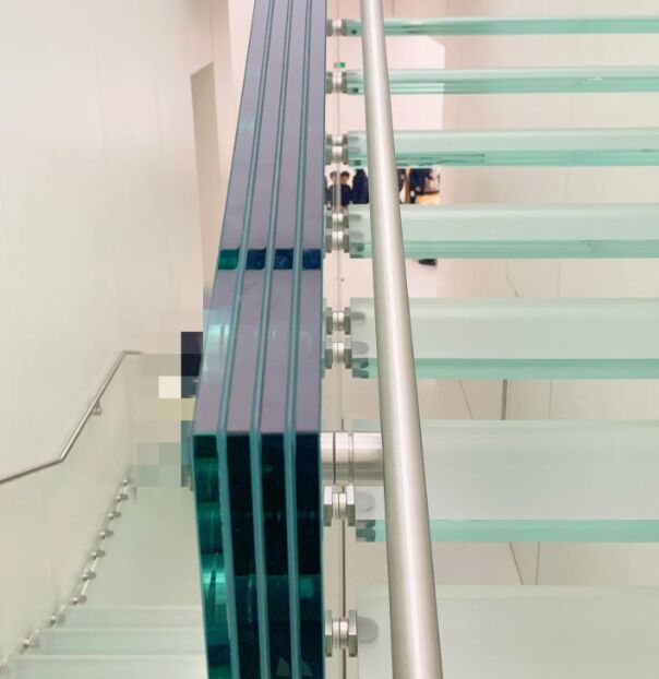 กระจกลามิเนตเทมเปอร์สำหรับงานก่อสร้างเพื่อความปลอดภัยสำหรับบันได ขนาด 6.76-12.38 มม.